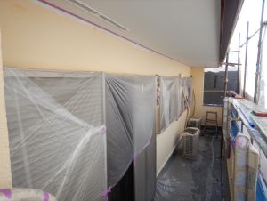外壁塗装の養生作業