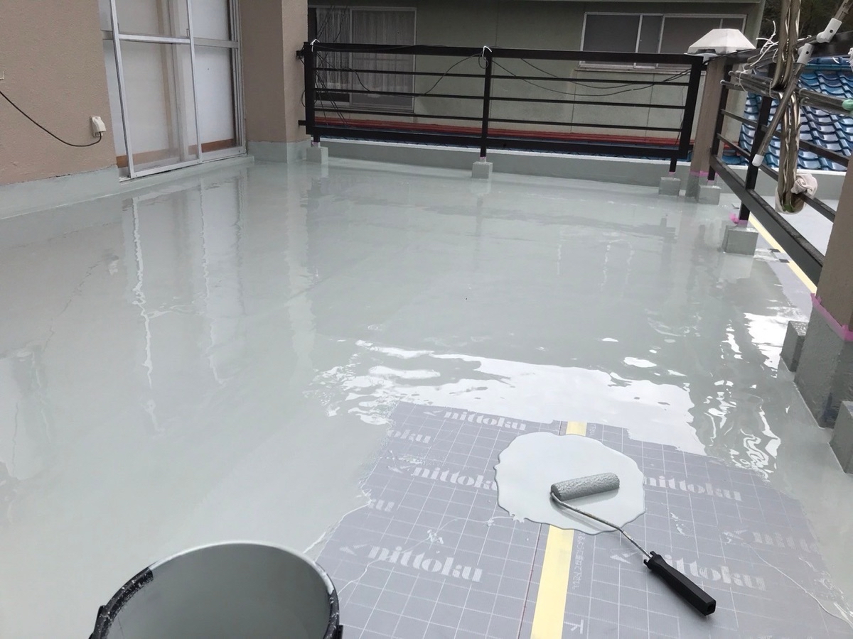 ベランダ（ウレタン塗膜防水１層目）
