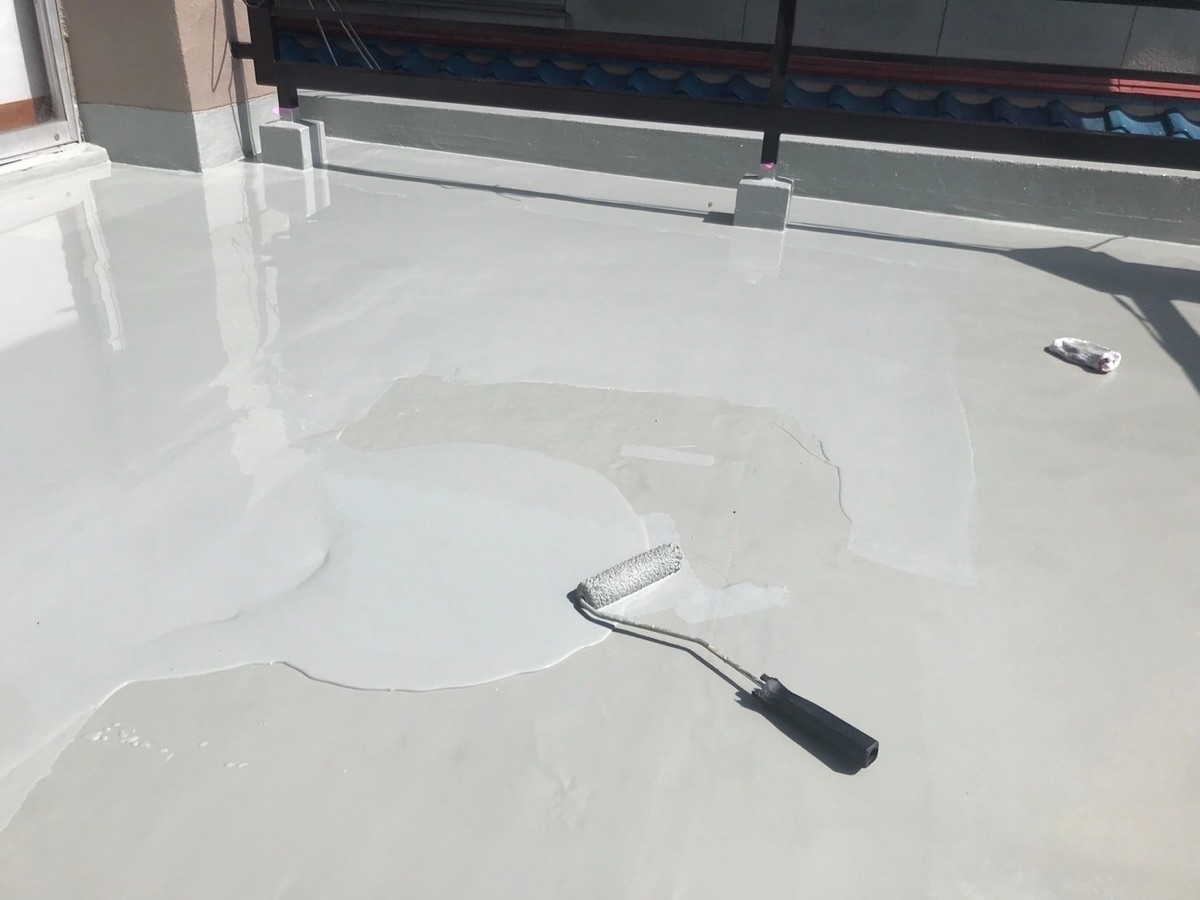ベランダ（ウレタン塗膜防水２層目）