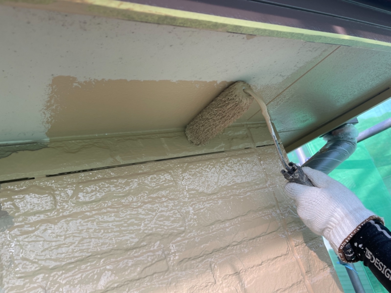 軒天塗装（下塗り）