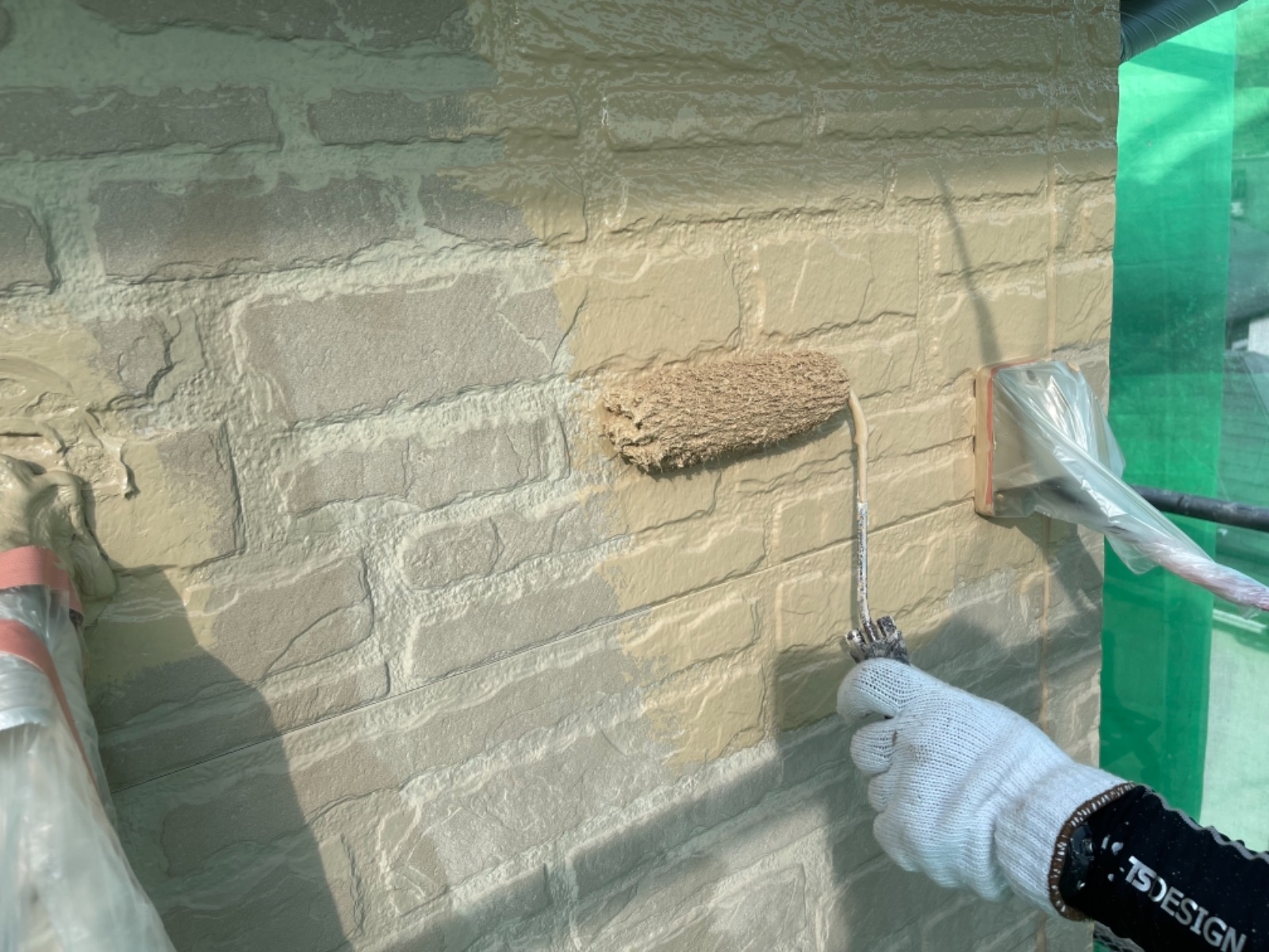 外壁塗装（下塗り）