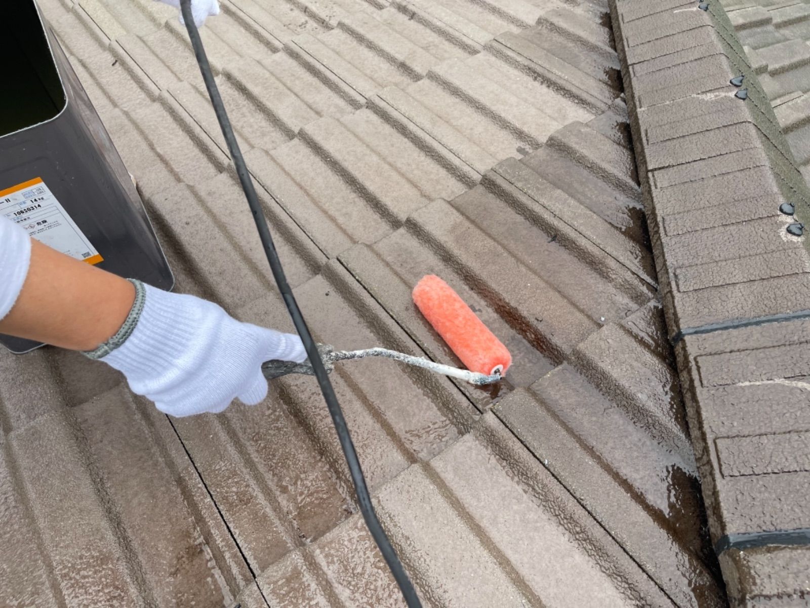 屋根塗装（下塗り2回目）