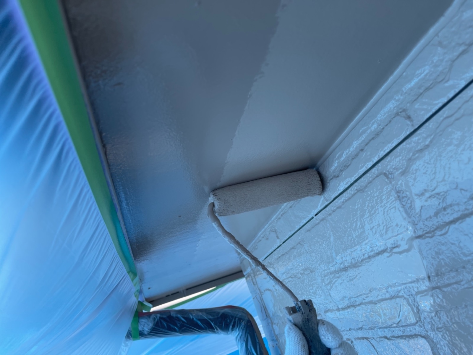 軒天塗装（上塗り）