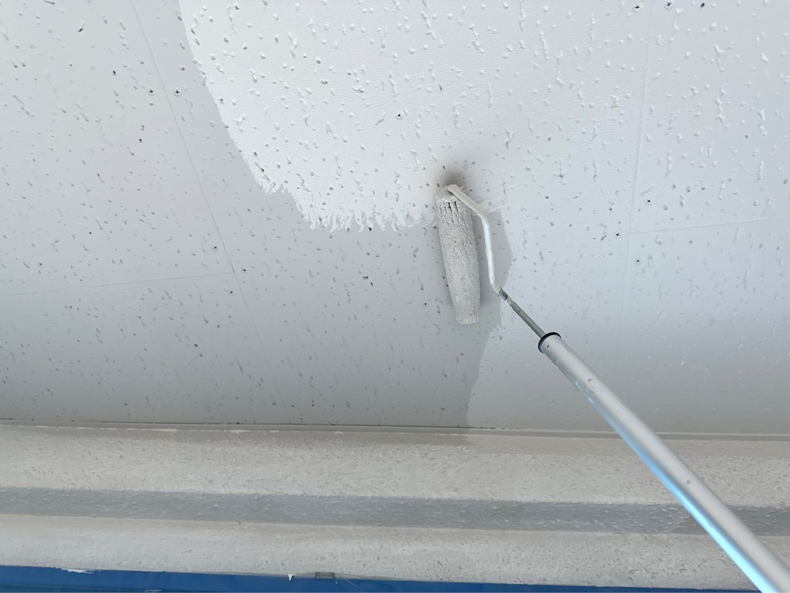 軒天塗装（上塗り）