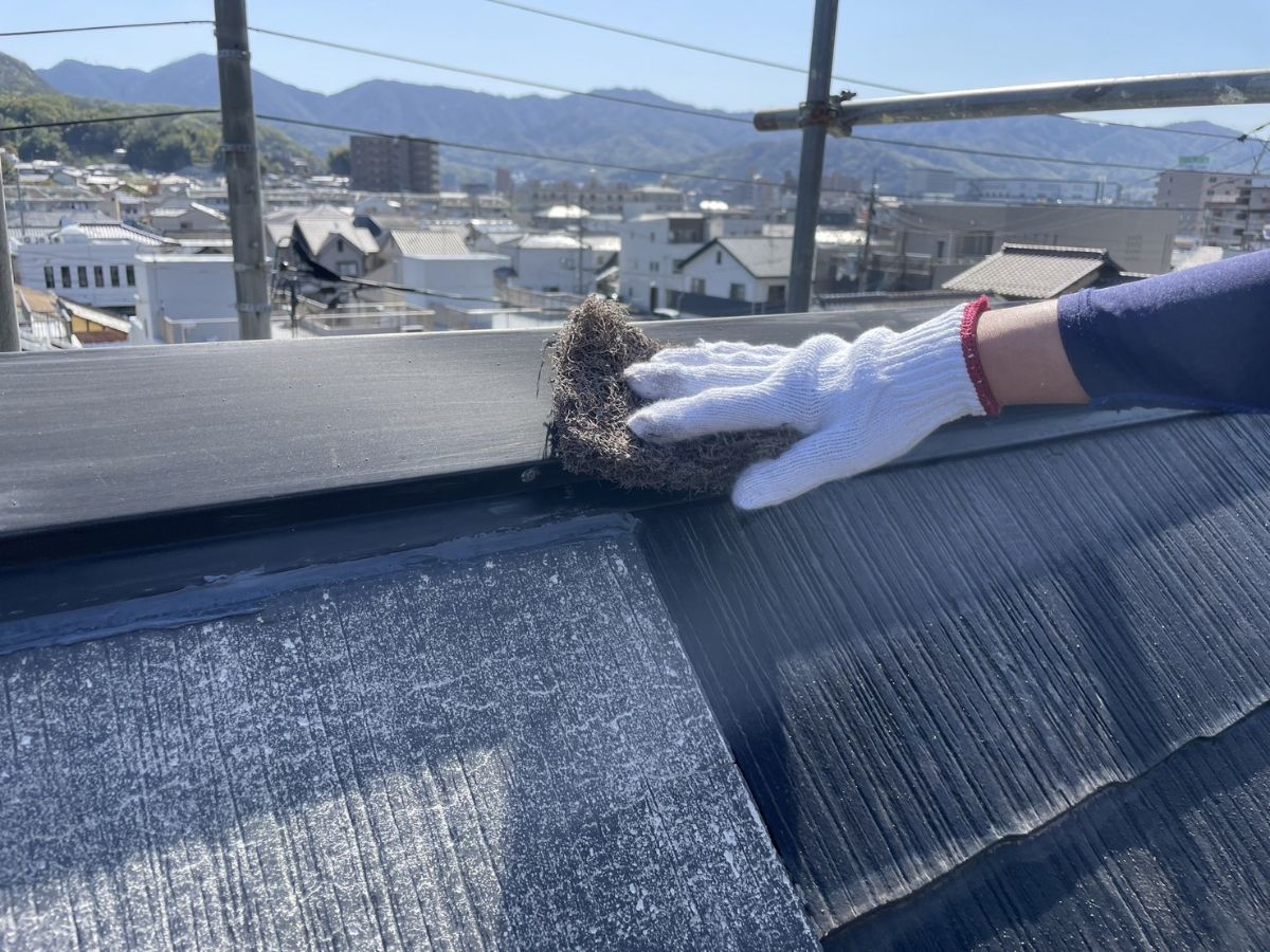 屋根塗装（ケレン）