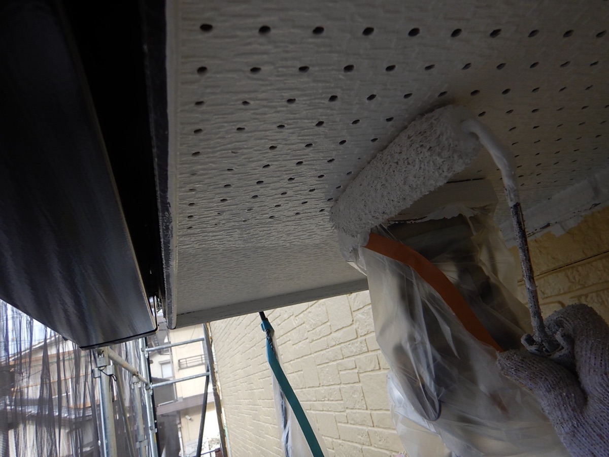 軒天塗装（上塗り）