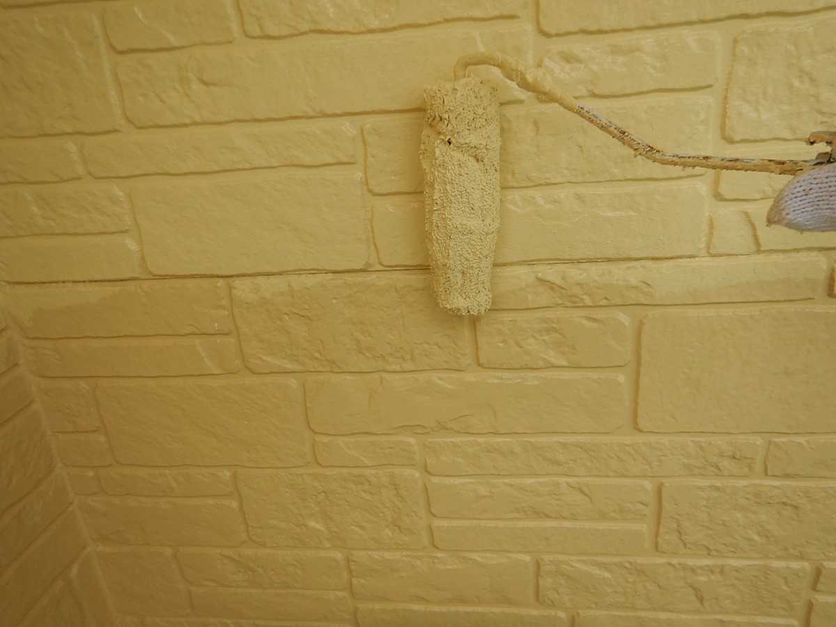 外壁塗装（中塗り）