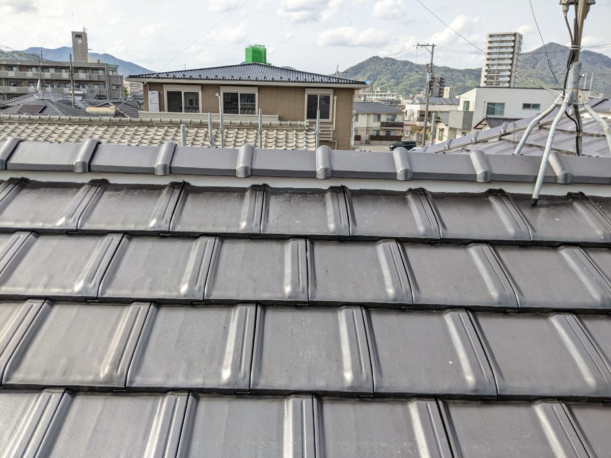 屋根漆喰（棟瓦戻し）