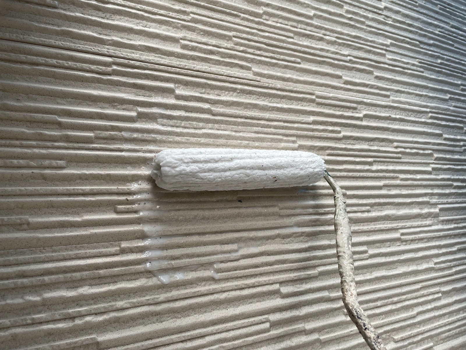 外壁塗装（下塗り）