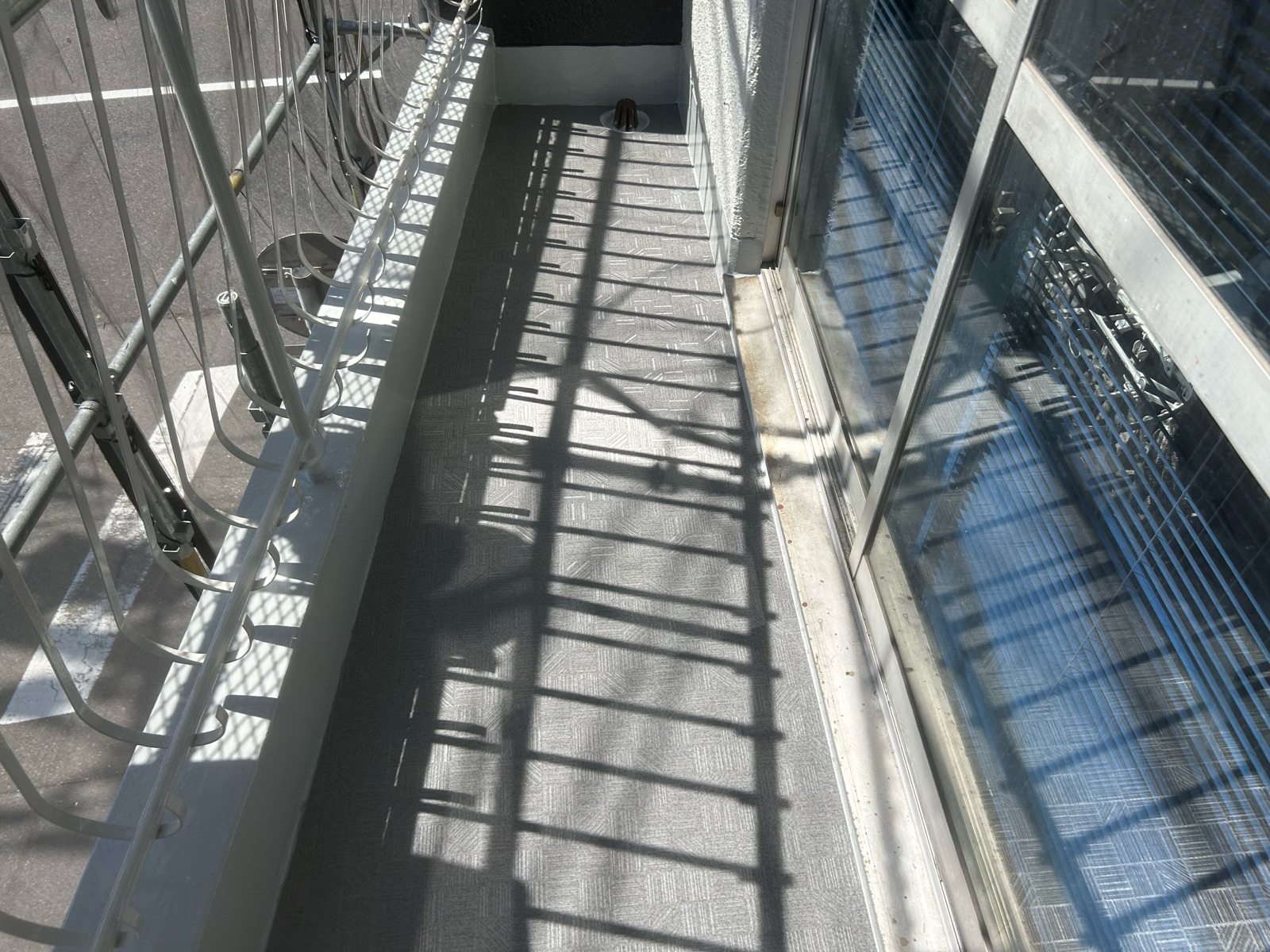 各階ベランダ（長尺シート貼り）