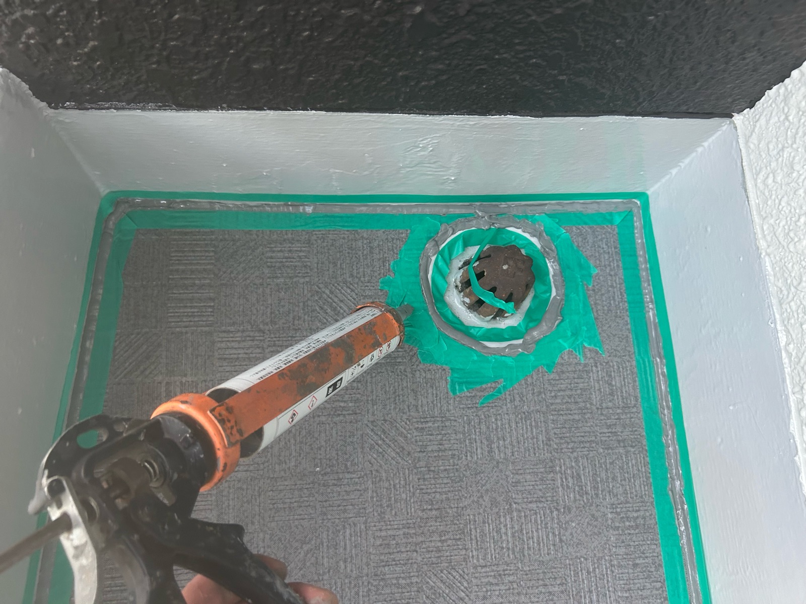 各階ベランダ（長尺端部シーリング）