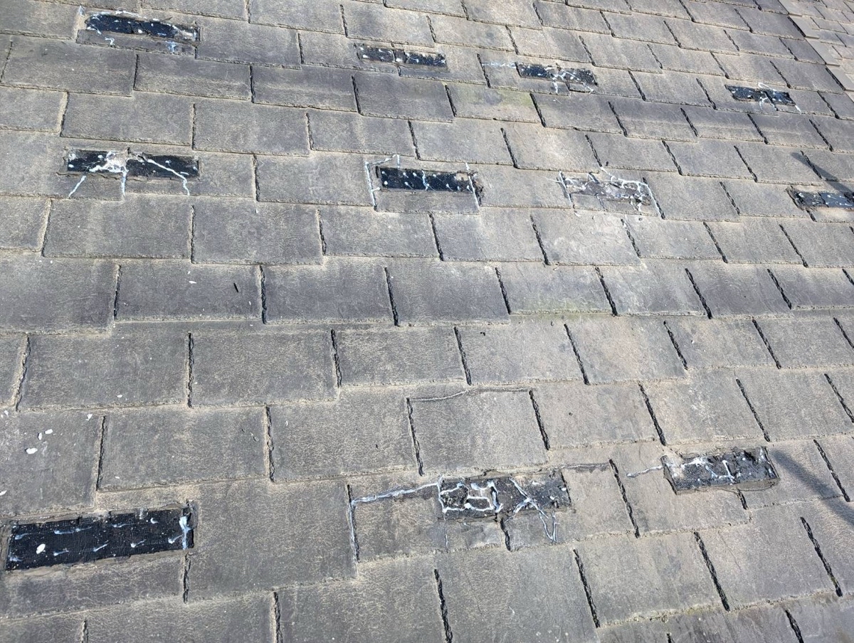 屋根塗装（コーキング処理）