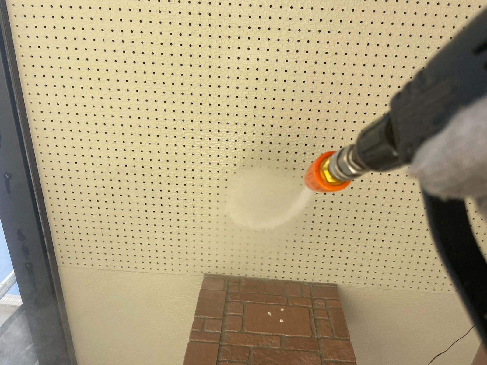 軒天塗装（高圧洗浄）