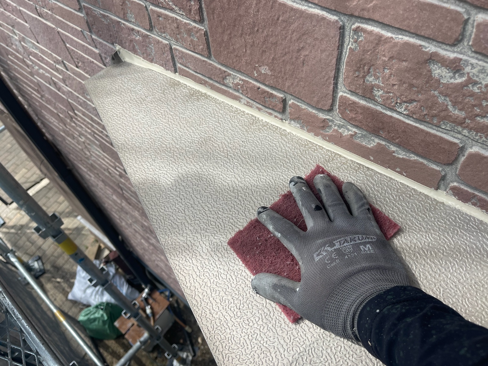 付帯部塗装（庇：ケレン）