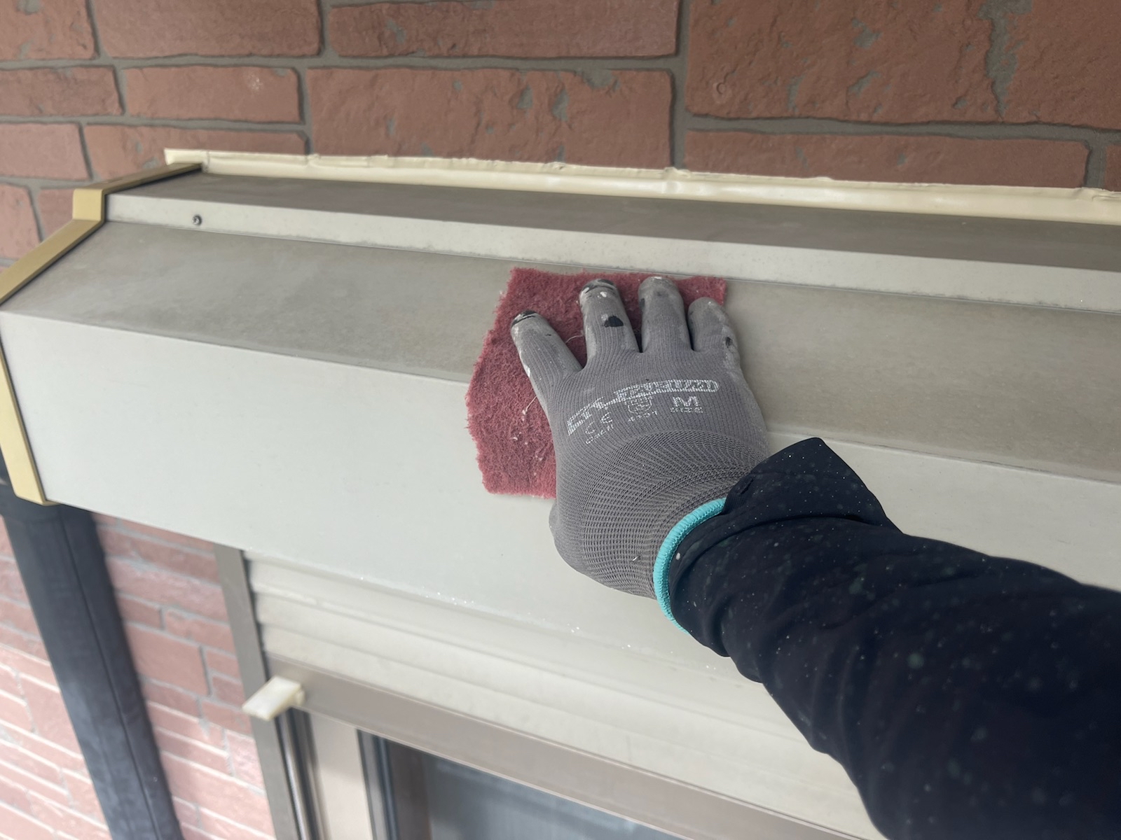 鉄部塗装（シャッターボックス：ケレン）