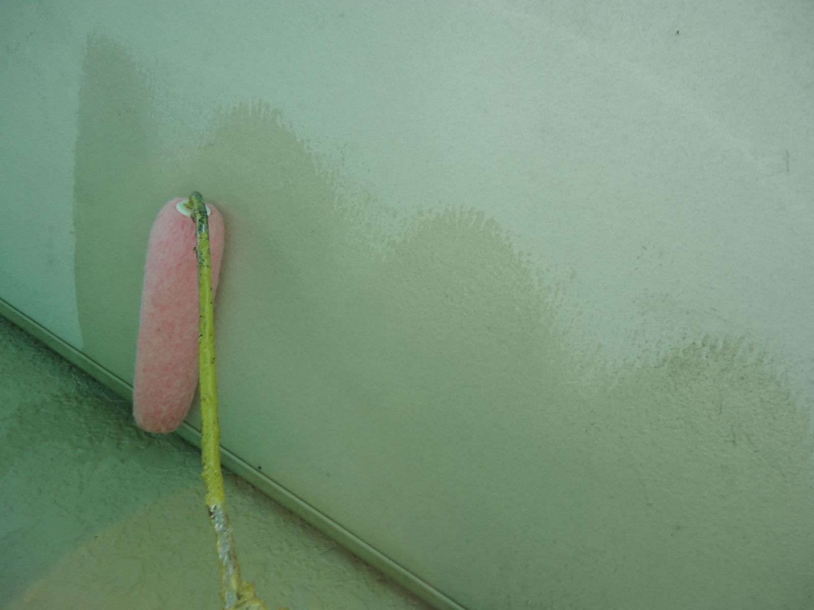 軒天塗装（下塗り）