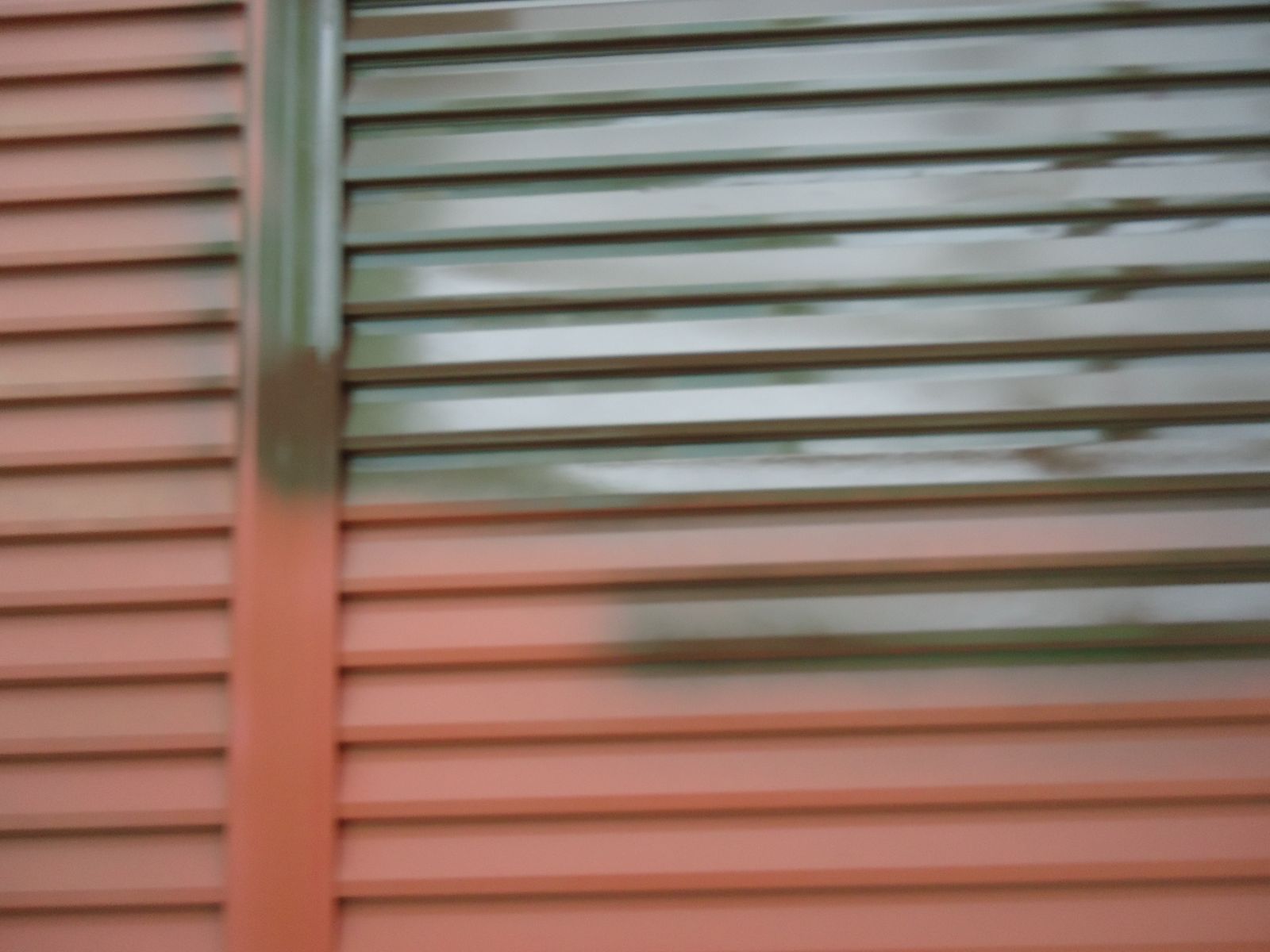 鉄部塗装（雨戸：中塗り）