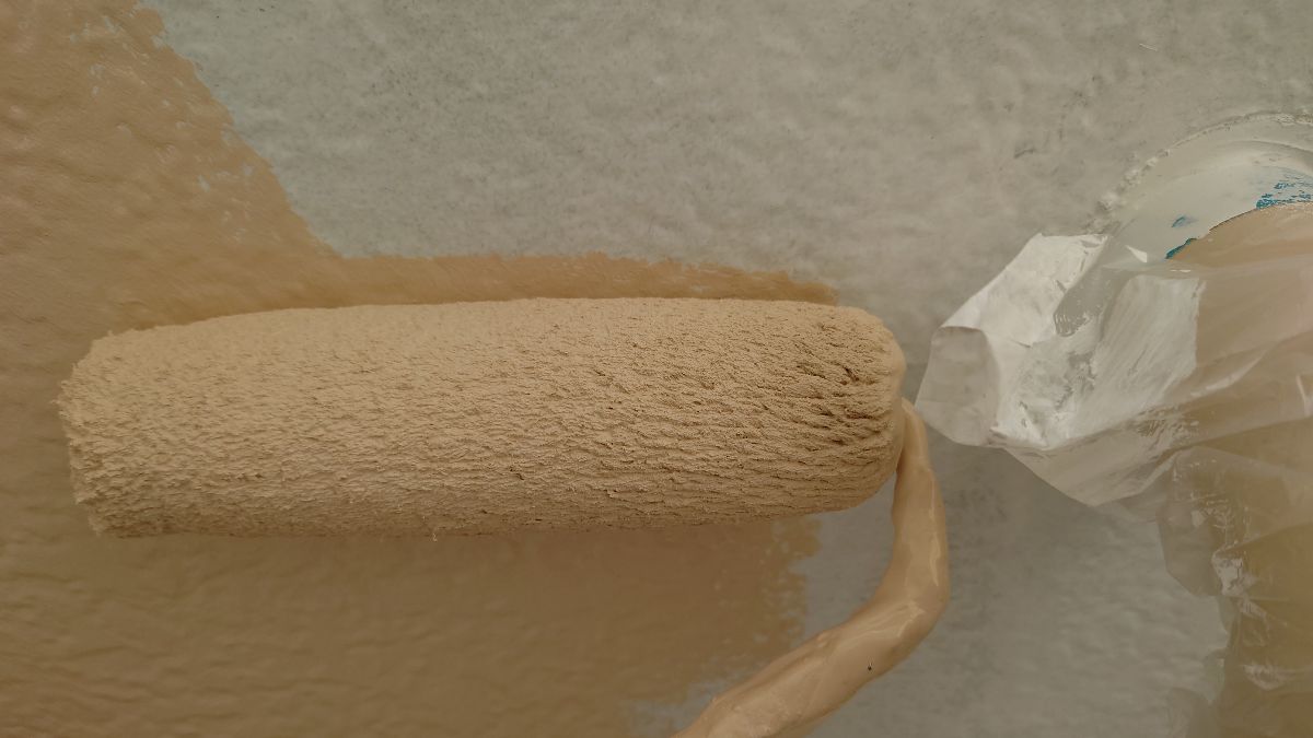 軒天塗装（上塗り）