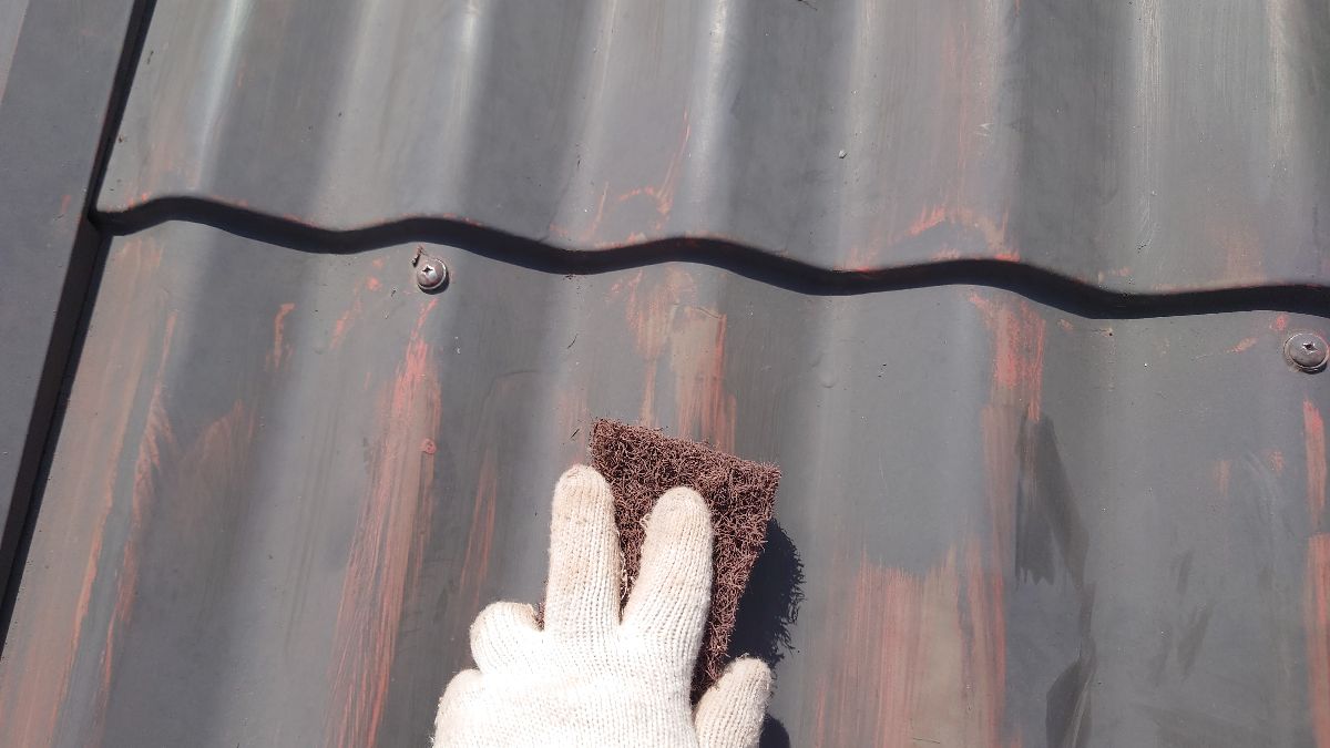 屋根塗装（ケレン）