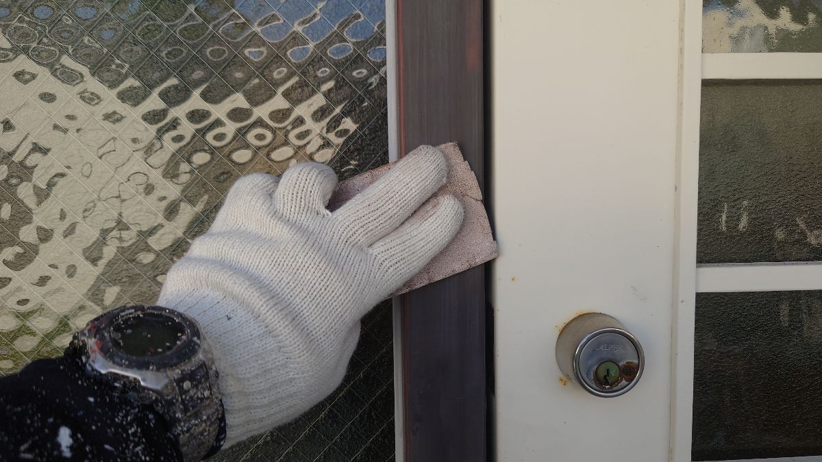 鉄部塗装（鉄扉：ケレン）