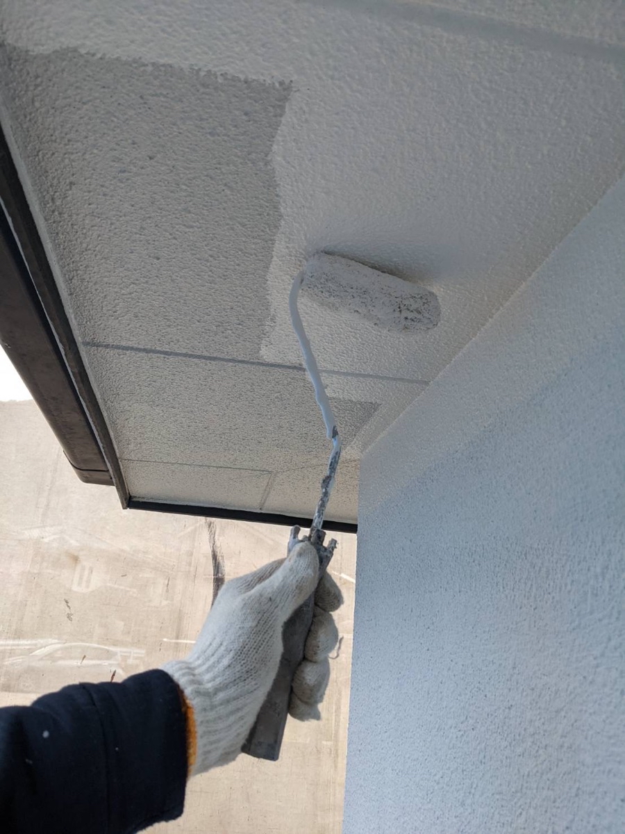 軒天塗装（中塗り）