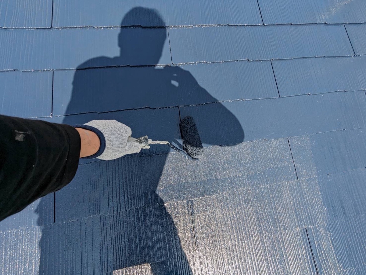 屋根塗装（中塗り）