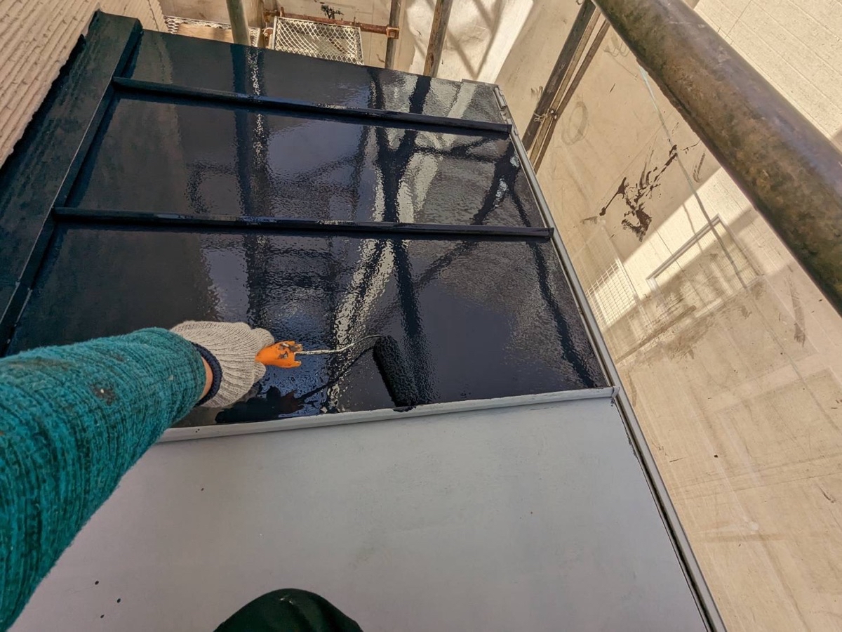 鉄部塗装（瓦棒：中塗り）