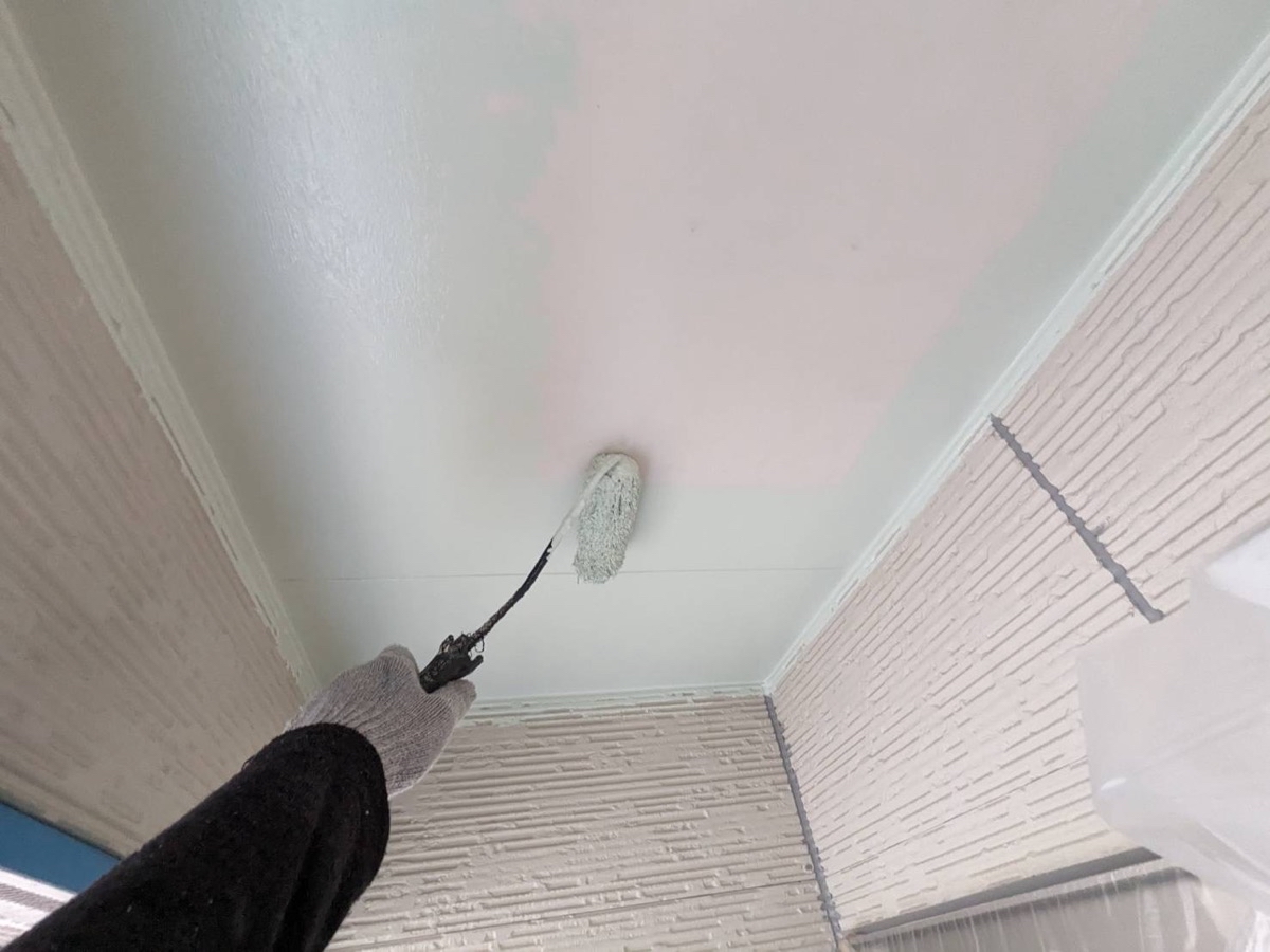 軒天塗装（上塗り）