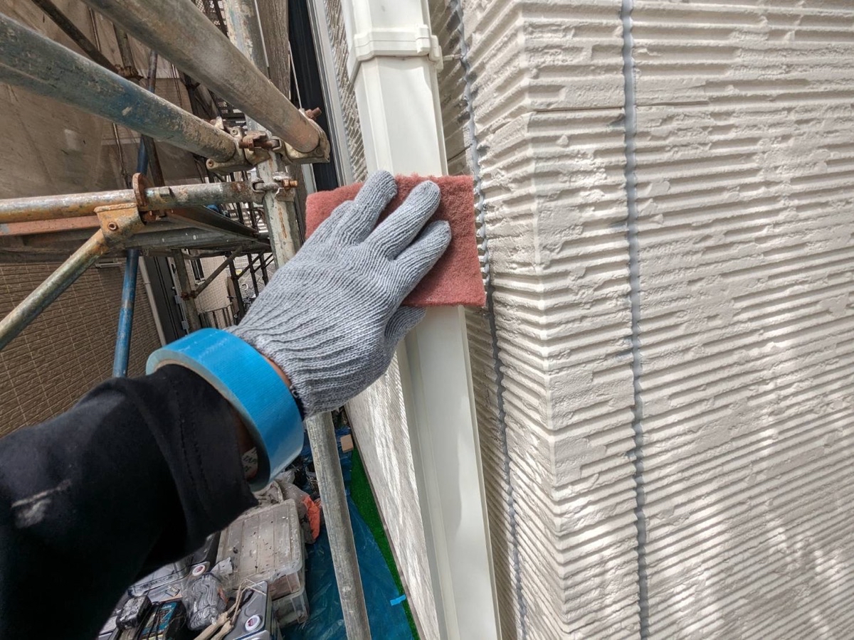 付帯部塗装（雨樋：ケレン）