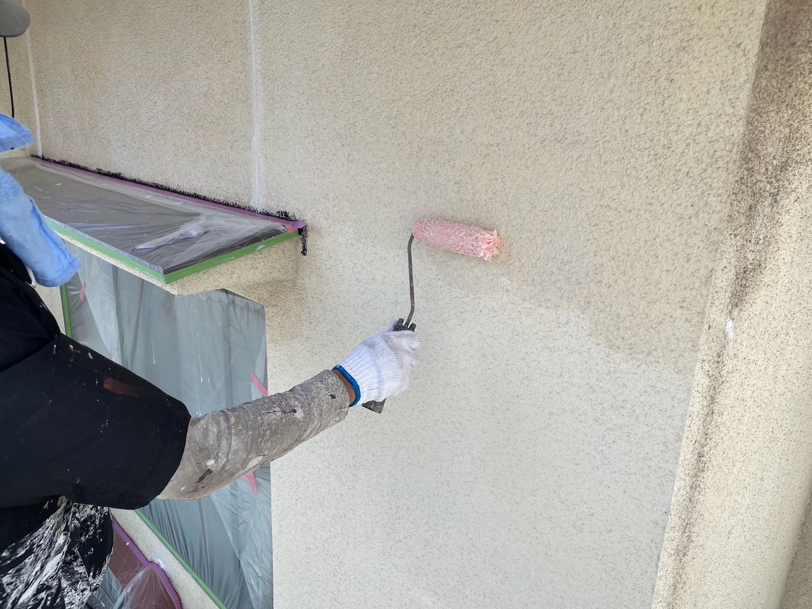 外壁塗装（下塗り１回目）