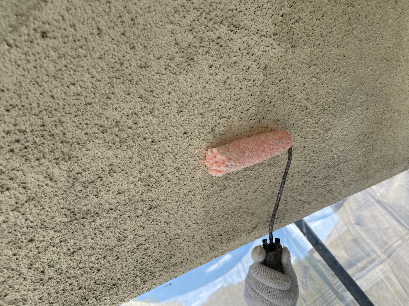 軒天塗装（下塗り）