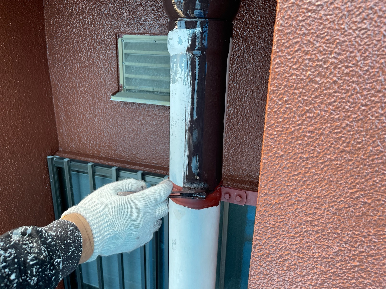 付帯部塗装（雨樋：中塗り）