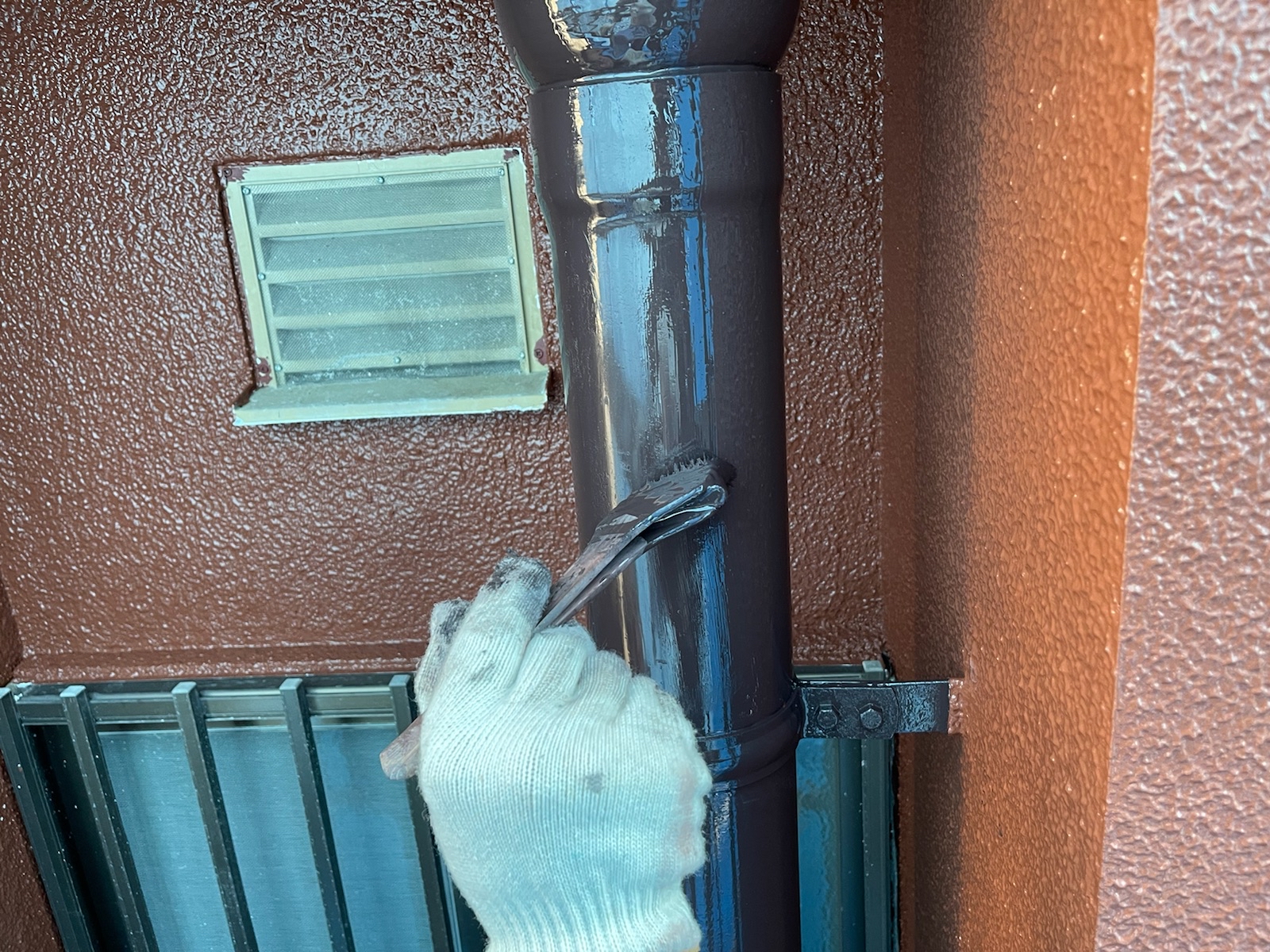 付帯部塗装（雨樋：上塗り）