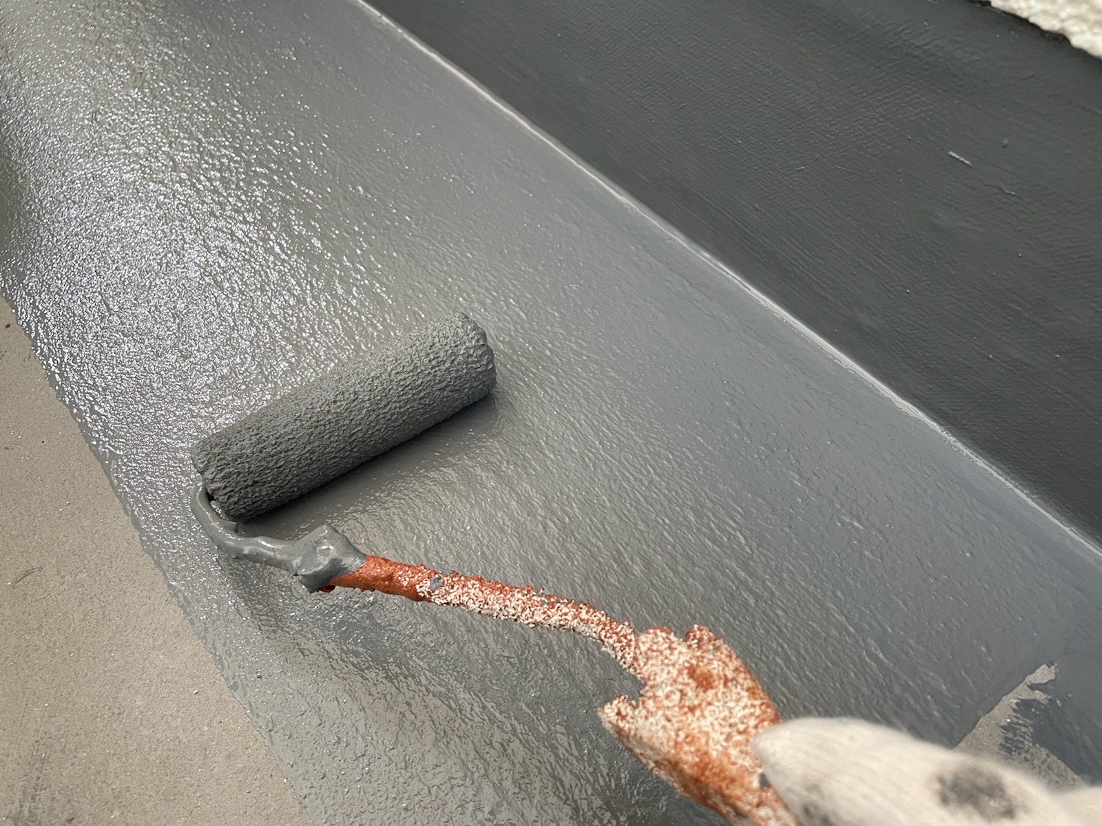 ベランダ防水（トップコート中塗り）