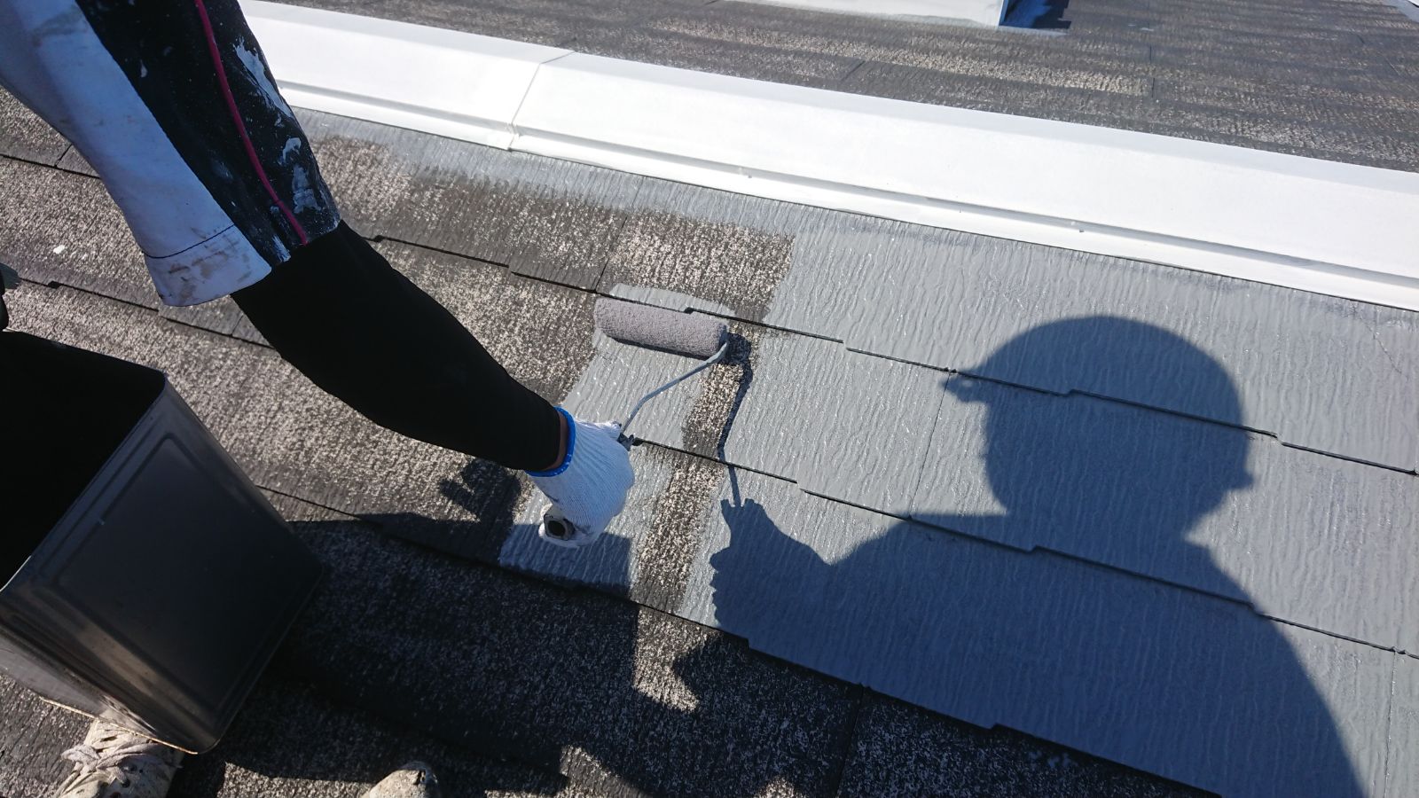 屋根塗装（下塗り）