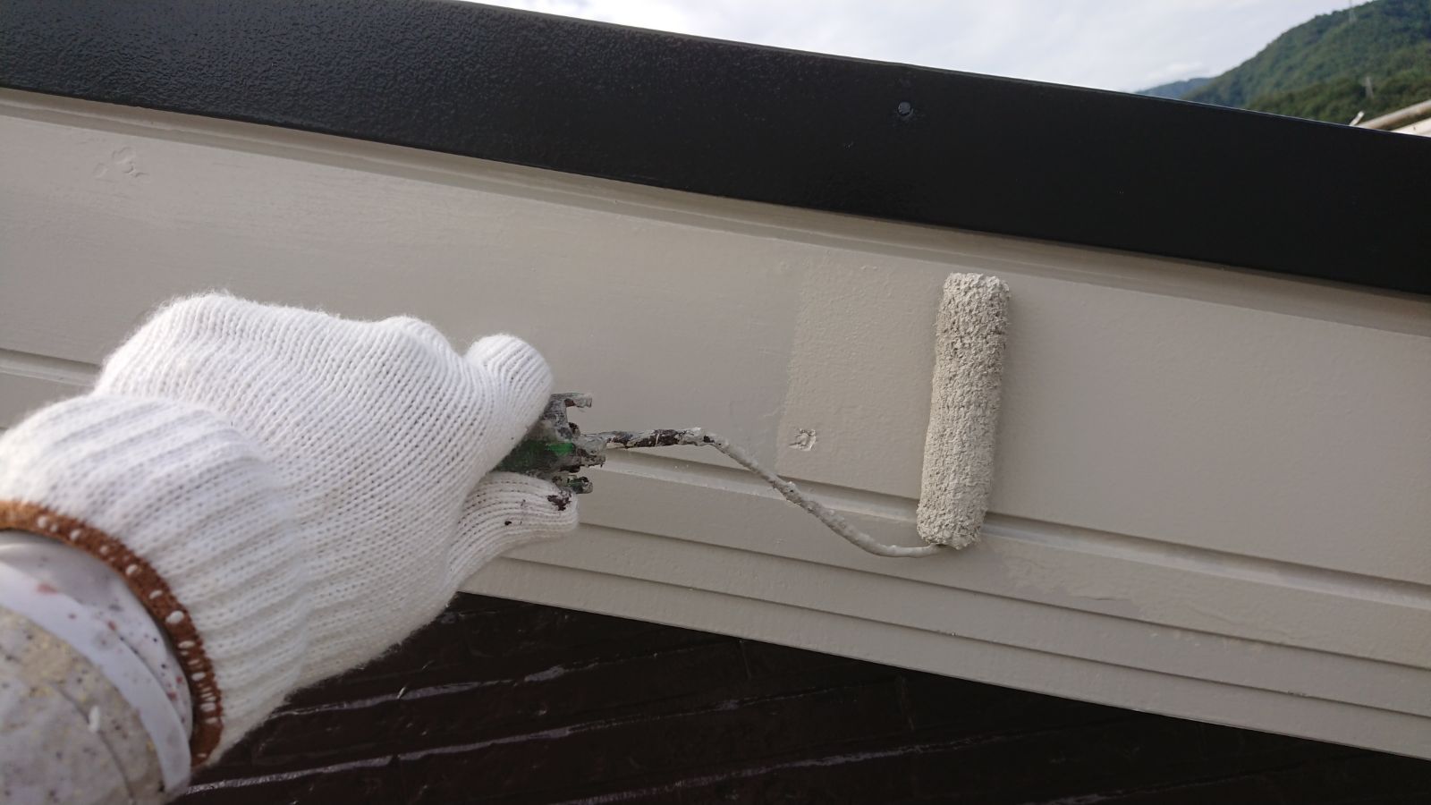 付帯部塗装（破風：上塗り）